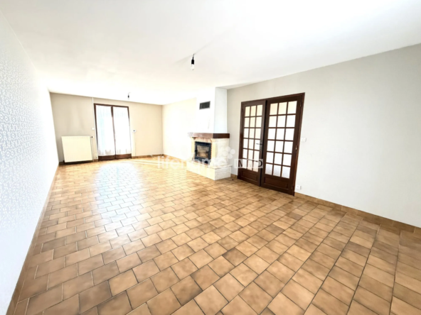 Belle maison de 100 m² à Neuvy-Saint-Sépulcre, 3 chambres, jardin, confort moderne