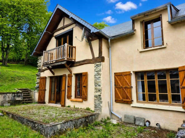 Maison familiale de 127 m² avec jardin, garage à Saint-Arroman