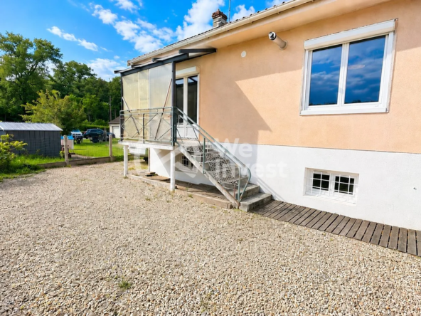 Maison rénovée de 89 m² à Villemandeur, terrain de 504 m² avec potentiel d'extension