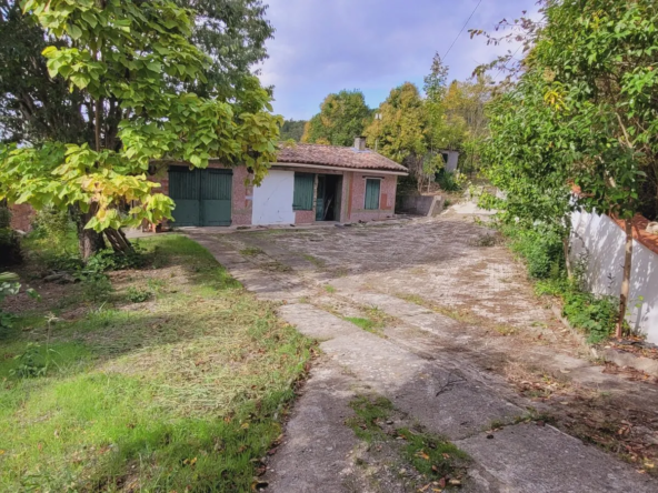 Terrain constructible de 970 m² à Castelnau-d'Estrétefonds avec potentiel de construction