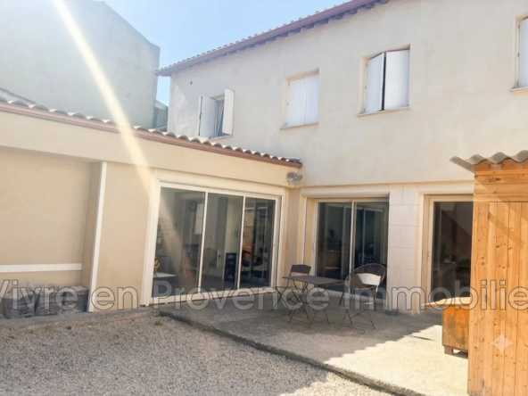Belle maison de villa rénovée à Morieres centre - 110 m² avec terrace et parking