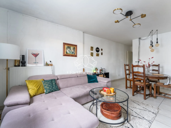 Appartement T3 avec balcon et garage à Lyon 8ème - Excellent état