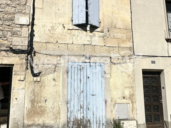 Immeuble à vendre à Tarascon avec studios et potentiel de rénovation