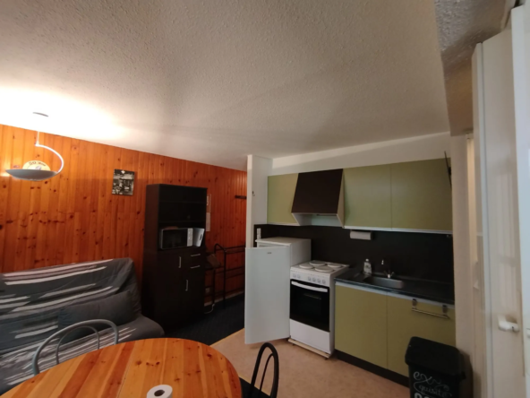 Appartement 3 pièces avec balcon et garage à Super-Besse, idéal pour skieurs et investisseurs