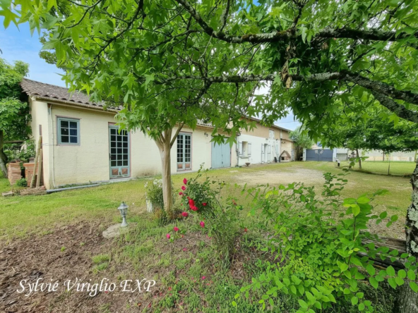 Maison en pierre à rénover avec dépendances et grand terrain à Bergerac