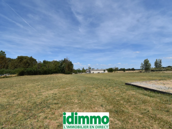 Terrain de 3 000 m² à vendre à Revel en zone artisanale