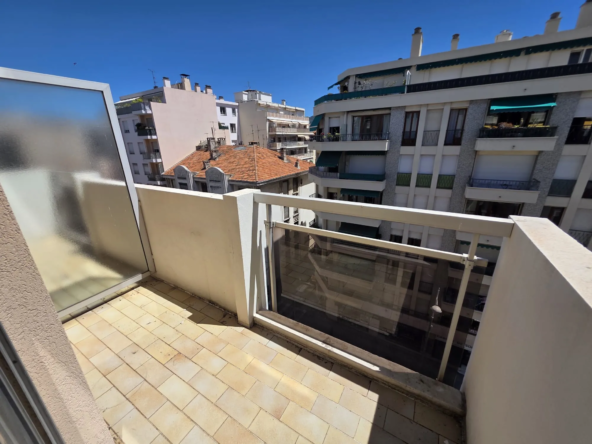 Studio de 21 m² avec terrasse à Nice, idéal investissement locatif