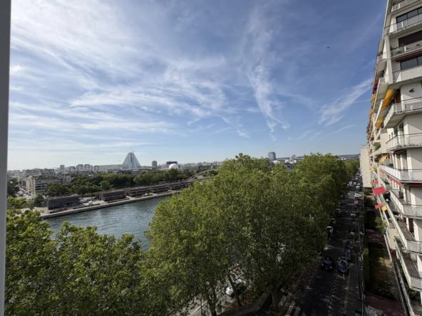 Studette meublée avec vue sur la Seine à Paris 16ème - Pied-à-terre lumineux