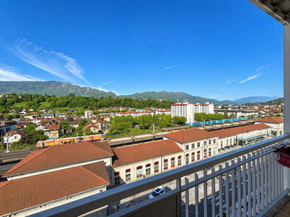 Appartement de 33m² avec balcon à Aix-les-Bains en dernier étage