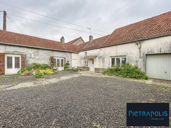Maison à vendre à Richebourg avec dépendance et terrain, à rénover