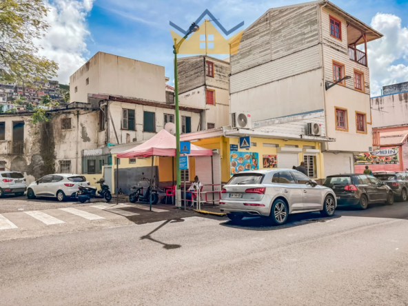 Local commercial avec locataire en place à Fort-de-France, investissement rentable