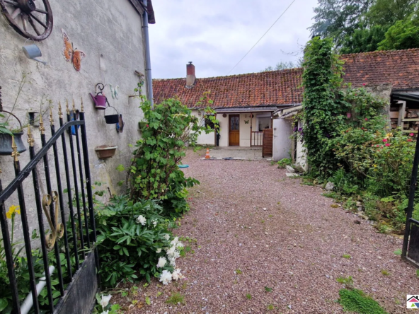 Petite maison semi-mitoyenne à Frohen-sur-Authie avec jardin et dépendances