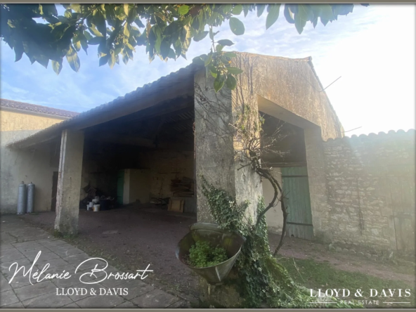 Ensemble Ancienne grange à rénover de 173 m² à Saint-Ouen-d'Aunis – Opportunité d'aménagement