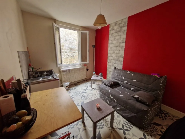 Immeuble à vendre à Niort centre - 80 m² à rénover, idéal investissement
