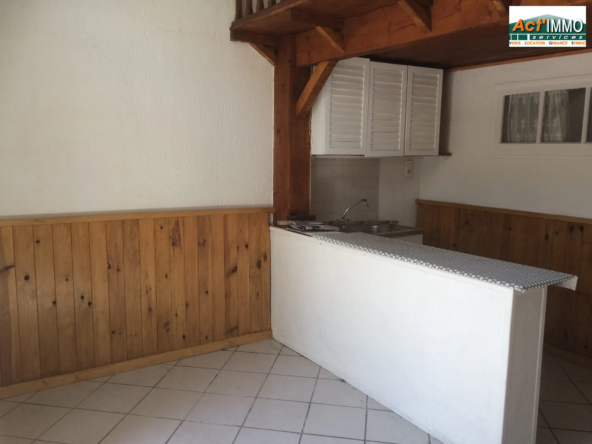 Studio à vendre à Miramas de 20 m² avec mezzanine, idéal investissement