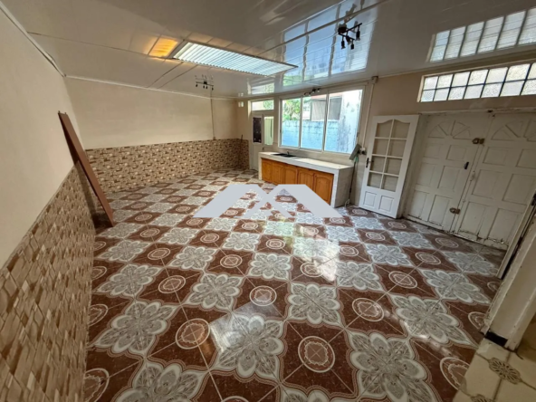 Spacieux appartement T4 à Saint-Denis avec parking intérieur