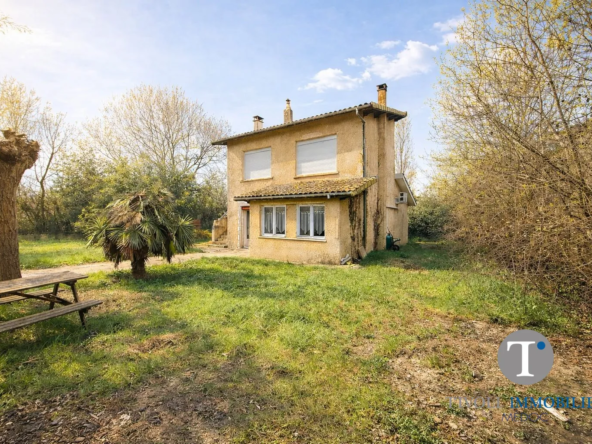 Maison ancienne de 96 m² avec jardin à Saint-Yzans-de-Médoc, idéal pour rénovation