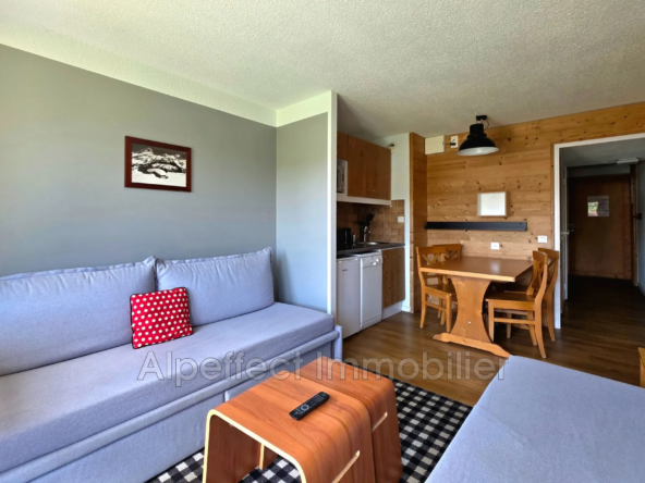 Studio à vendre à Belle Plagne avec parking, vue montagnes, bail jusqu'en 2027