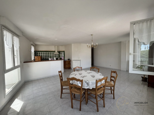 Appartement 4 pièces de 102,6 m² à Ganges, emplacement central