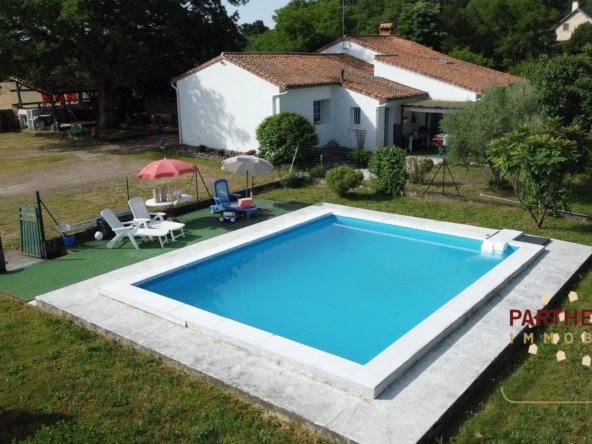 Charmante maison de campagne rénovée avec piscine à GOURGÉ, vue dégagée