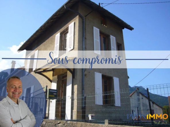 Charmante maison de village avec garage et terrasse à Saint-Laurent-du-Pont