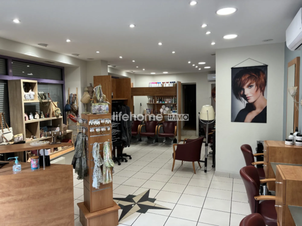 Salon de coiffure à vendre en centre-ville d'Hénin-Beaumont - Opportunité commerciale
