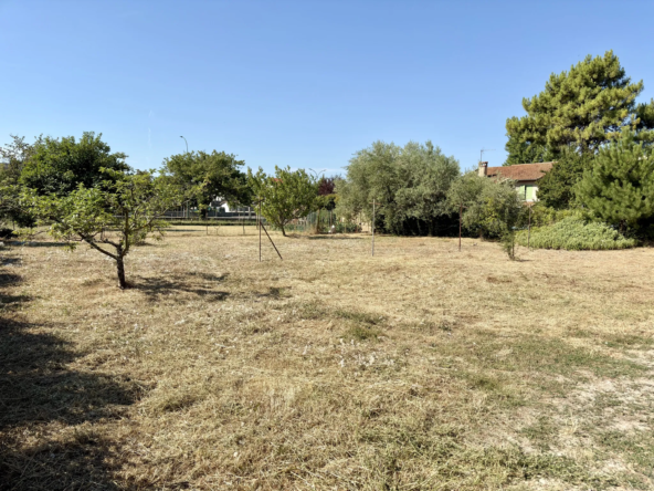 Terrain constructible de 889 m² à Tournon-sur-Rhône – Emplacement privilégié