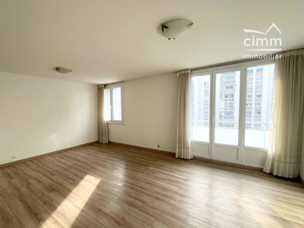 Appartement T3.transformable en T4 avec terrasse, cave et garage à Grenoble