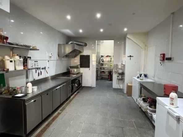 Fonds de commerce à vendre à Paris 12ème - Cuisine professionnelle équipée