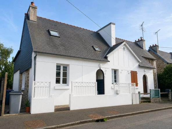 Maison 5 chambres à Guingamp avec grand potentiel et terrasse