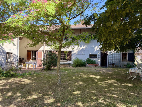 Charmante maison de campagne de 180 m² avec jardin clos près de Tournus-Est