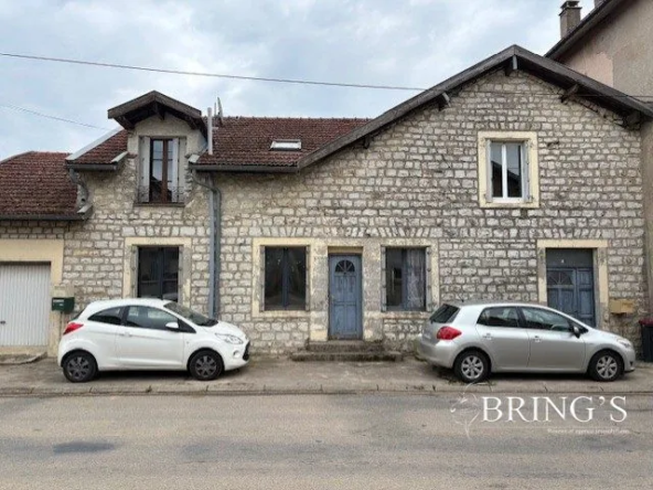 Maison de village divisée en 2 logements avec potentiel à Beausite