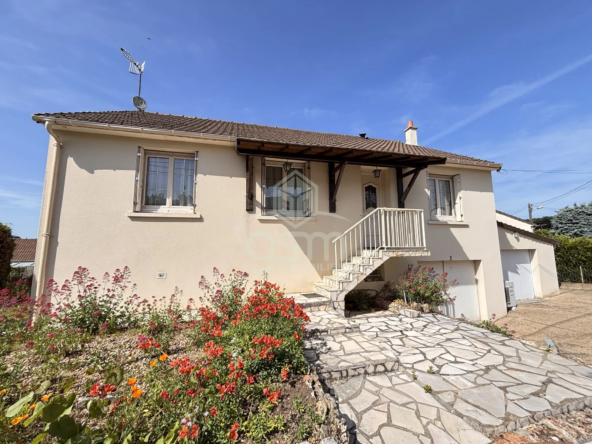 Maison à vendre à Sainte-Maure-de-Touraine avec sous-sol, garage et jardin clos