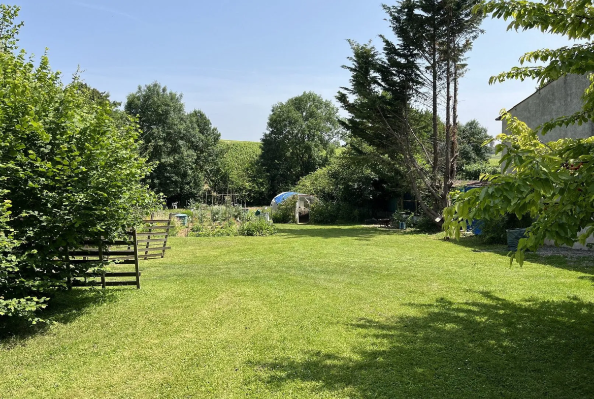 Terrain constructible de 1250 m² à Ige, village calme près de Mâcon et Cluny 