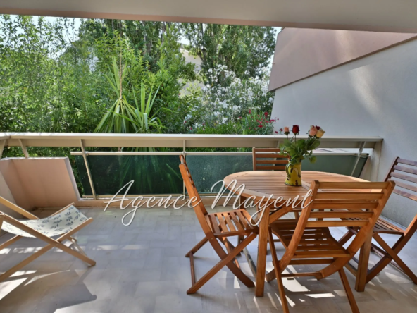 Vente studio avec terrasse, cave et parking à Cannes - Résidence calme