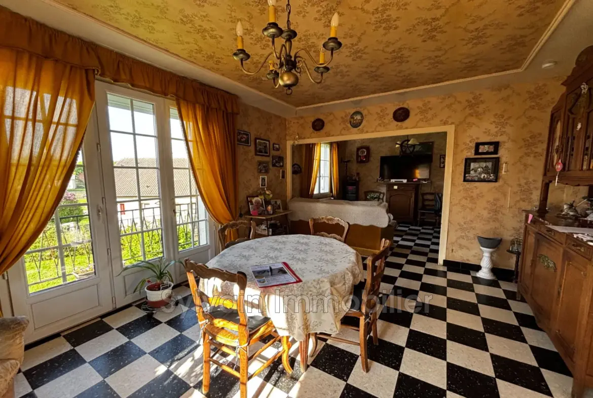 Maison à vendre à Hanvoile, 4 chambres, grand terrain et sous-sol, idéale famille 