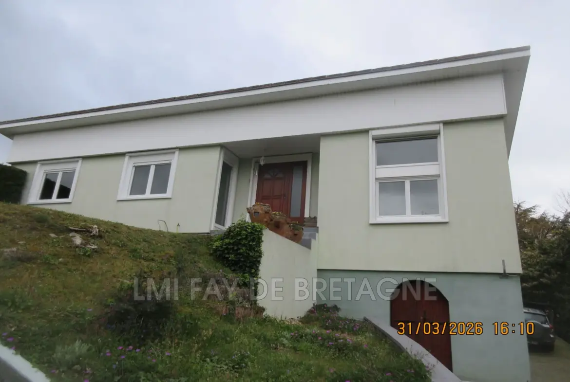 Maison atypique à vendre à Thouaré-sur-Loire avec vue dégagée et grande véranda 