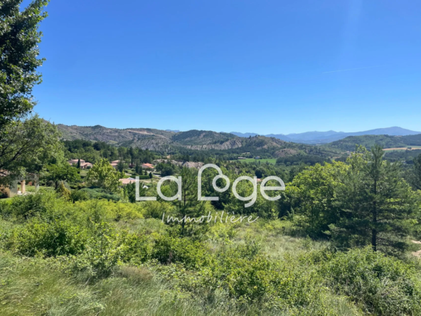 Terrain constructible de 1260 m² à vendre à Lazer avec vue panoramique