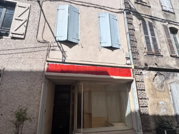 Maison à rénover avec local commercial et appartement à Saint-Girons