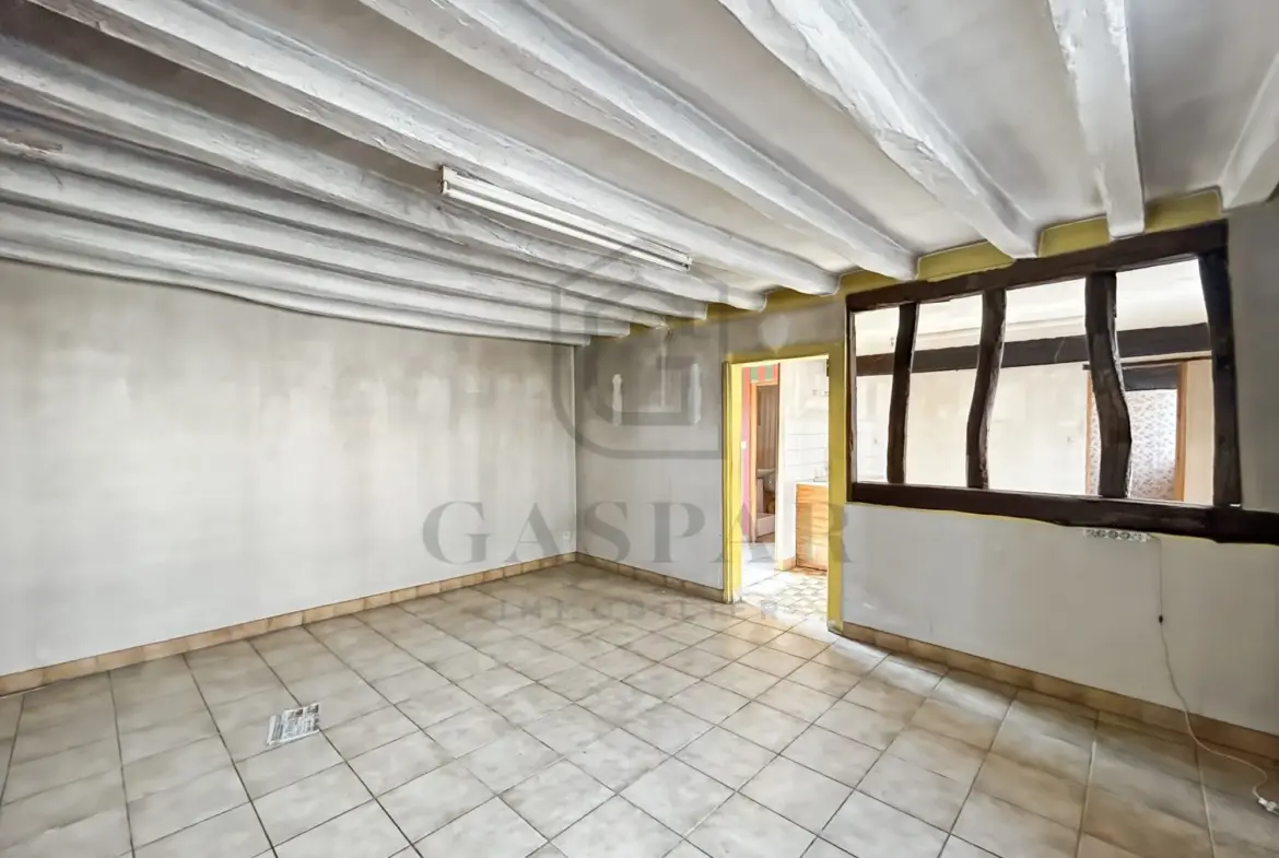 Maison à rénover avec 3 chambres à Baux-de-Breteuil, proche Conches-en-Ouche 