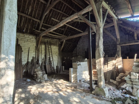 Grange à rénover sur terrain de 440 m² à Sergines - Idéal projet