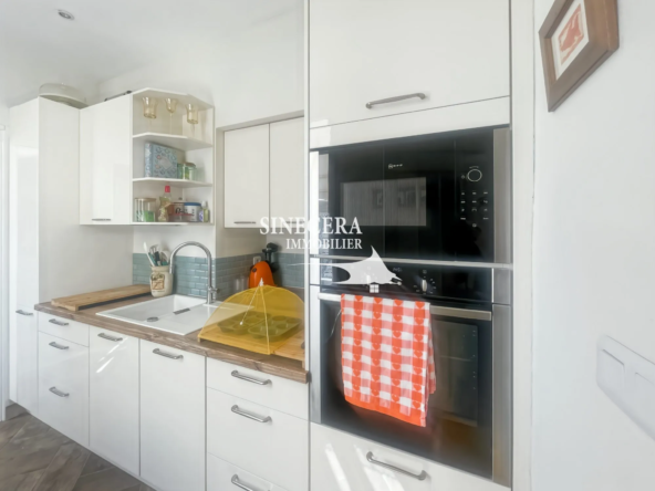 Maison à vendre à Ribérac avec 2 chambres, terrasse et charme authentique