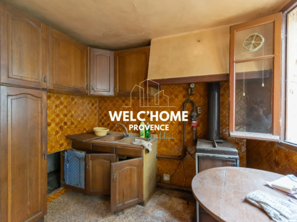 Charmante maison de village à La Verdière avec potentiel de rénovation