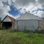 Bâtisse à Grandchamp-des-Fontaines de 200 m² avec fort potentiel à rénover