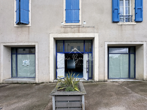 Local de 200 m² à vendre à Saint-Affrique, idéal stockage ou stationnement