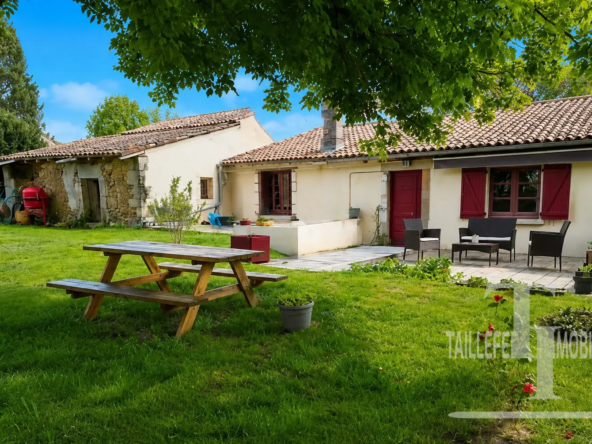 Charmante maison en pierre rénovée à Connezac avec terrain de 7 200 m²