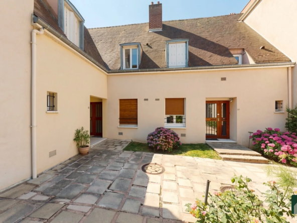À vendre duplex T4 à Chartres proche cathédrale, spacieux et bien situé