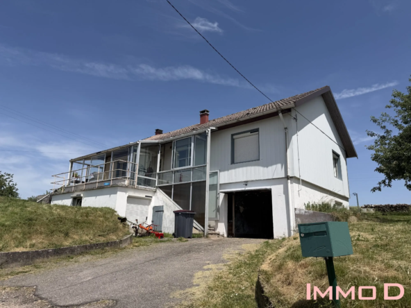 Maison à vendre à Vioménil - 106 m² avec grand terrain et potentiel de rénovation