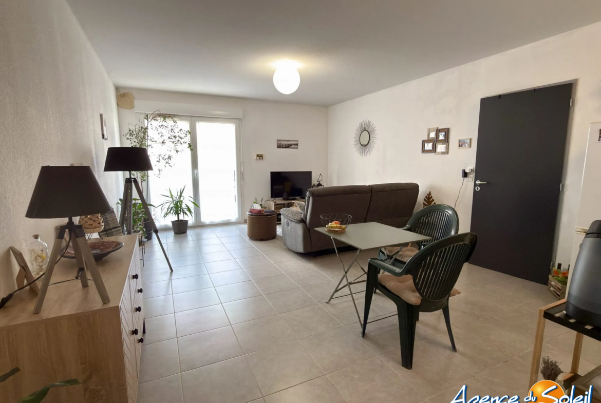 Appartement T3 avec terrasse et deux parkings à Saint Cyprien 