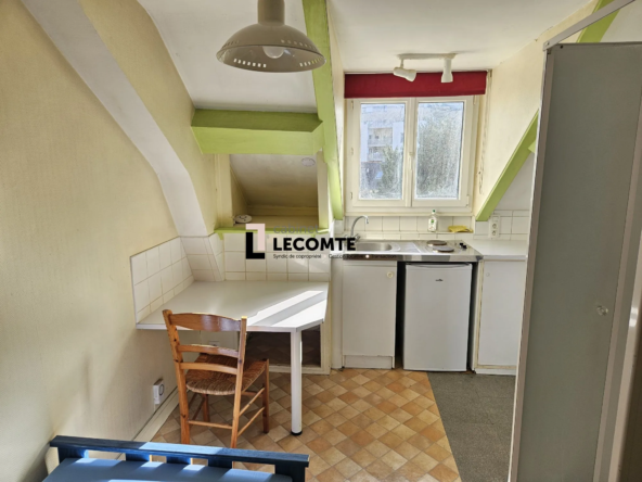Studio lumineux de 9,22 m² à Rennes centre avec ascenseur